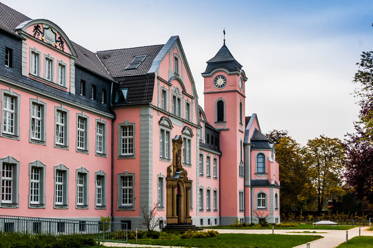 7212 Neuss - Marianum