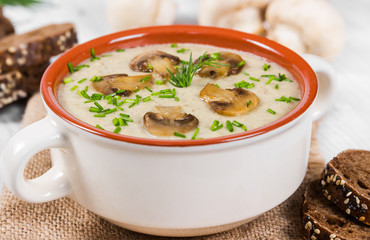 Cream soup with mushrooms