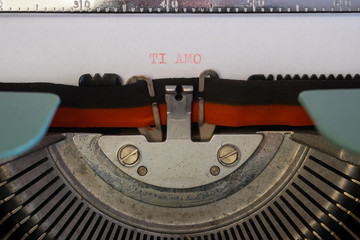 Lettera d'amore con macchina da scrivere