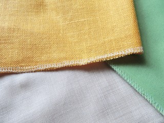 Stoff in verschiedenen Farben