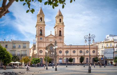 Fototapeta na wymiar Kirche in Cadiz Spanien