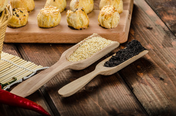 Cheesy Bites with garlic and blue cheese