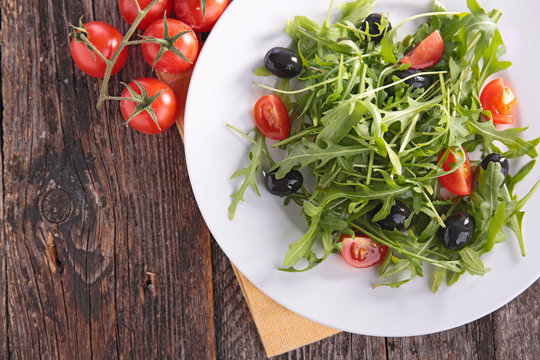 Tomato And Arugula Salad