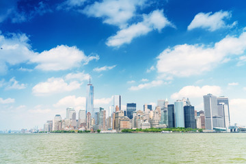 Fototapeta premium Magnificence of Downtown Manhattan skyline - New York City