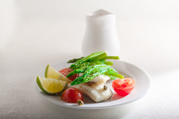 Mackerel fillets with asparagus