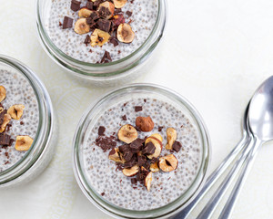 healthy trend food vanilla chia pudding