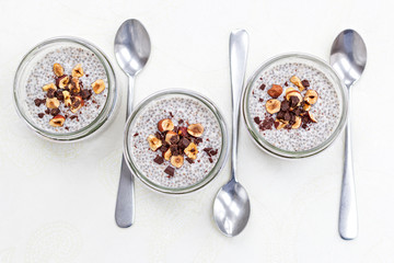 healthy trend food vanilla chia pudding