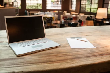  Laptop in de coffeeshop © Aurelio