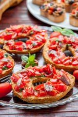 Friselle al pomodoro e basilico