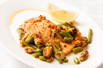 salmon steak with green beans