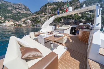 Naklejka premium lunch on motor boat, Table setting at a luxury boat.