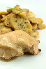 escalope de volaille et pommes de terre salardaise