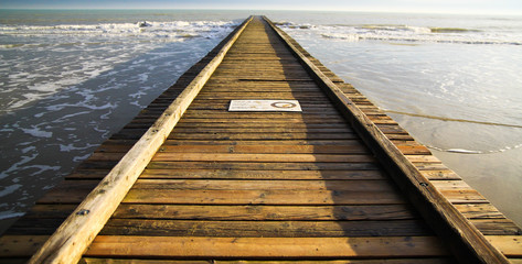 Obraz premium pier sea in winter