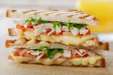 Foto op Plexiglas anti-reflex toast sandwich grill with chicken and cheese © koss13