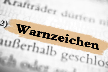 Warnzeichen - beige markiert