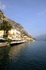 Fototapeta na wymiar Limone sul Garda - Westufer am Gardasee - Italien