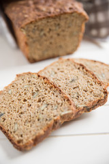 Frisches Vollkornbrot