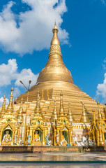 Fototapeta premium Shwedagon Pagoda in Yangon, Myanmar.