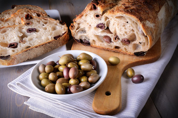 Pane alle olive taggiasche