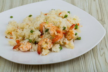 Fried rice with prawns