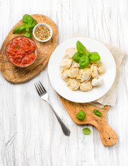 Frisch hergestellte Tortellini