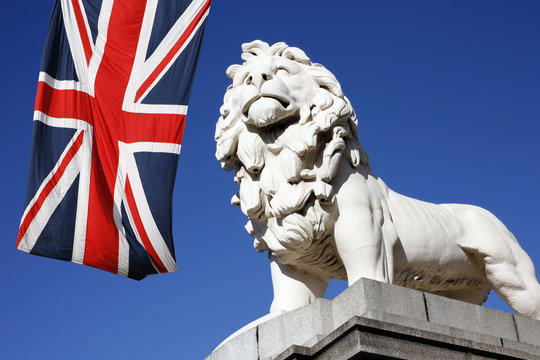 Westminster Bridge Lion Statue