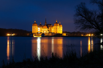 Fototapeta premium Schloss Moritzburg bei Nacht