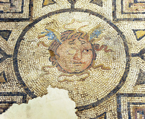 Fototapeta na wymiar Cabeza de Medusa, mosaico romano
