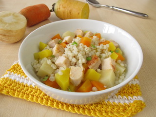 Gemüse mit Perlgraupen und Huhn