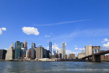 Naklejka premium マンハッタンとブルックリンブリッジ