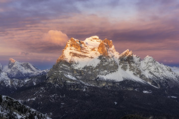 Obraz premium Mount Pelmo during sunrise in winter