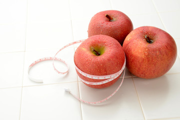 ダイエットイメージ―りんごとメジャー