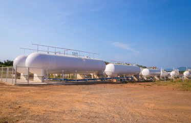 Fototapeta premium Natural Gas storage tanks in industrial plant.