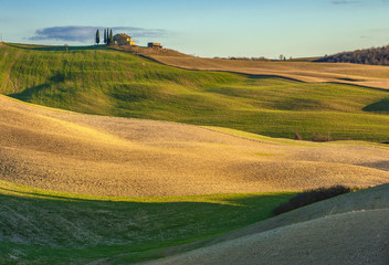 Obraz premium Beautiful Tuscany fields and landscape