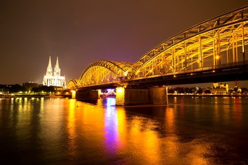 Fototapeta premium Köln bei Nacht