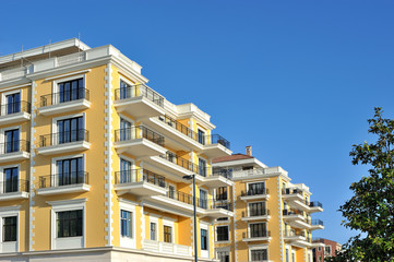 Obraz premium Luxury building with blue sky