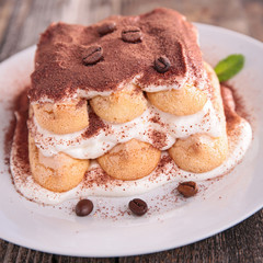 tiramisu cake
