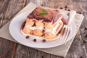 tiramisu cake