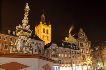 Fototapeta na wymiar trier germany hauptmarkt at night