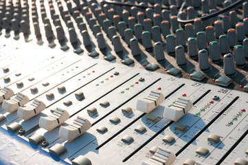 Sound mixer