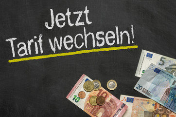 Tafel mit Geld - Jetzt Tarif wechseln