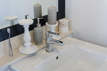 washbasin and faucet