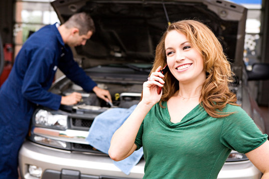Mechanic: Woman Calling for Ride from Auto Shop