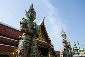 Fototapeta na wymiar Guardiano a Wat Phra Kaew