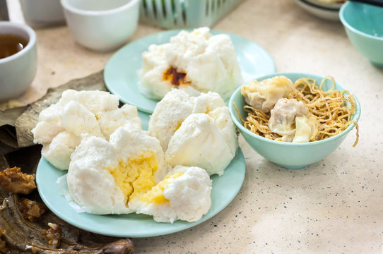 Dim sum dishes served at a Hong Kong cooked food centre