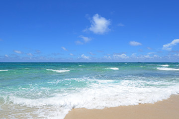 爽やかな空と美しい海