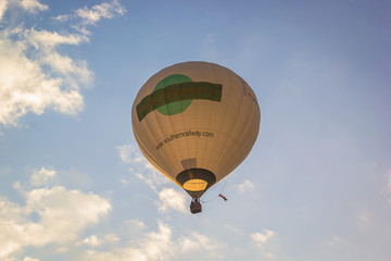 Fototapeta premium Balloon floating to sky