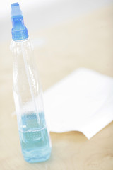 Reinigungsmittel und Putztuch