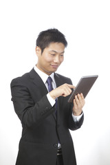 タブレット／男性ビジネスマン