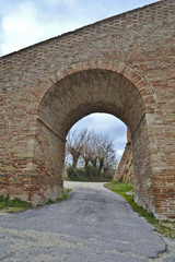 Fototapeta na wymiar Castello di Loretello, Arcevia, Italia